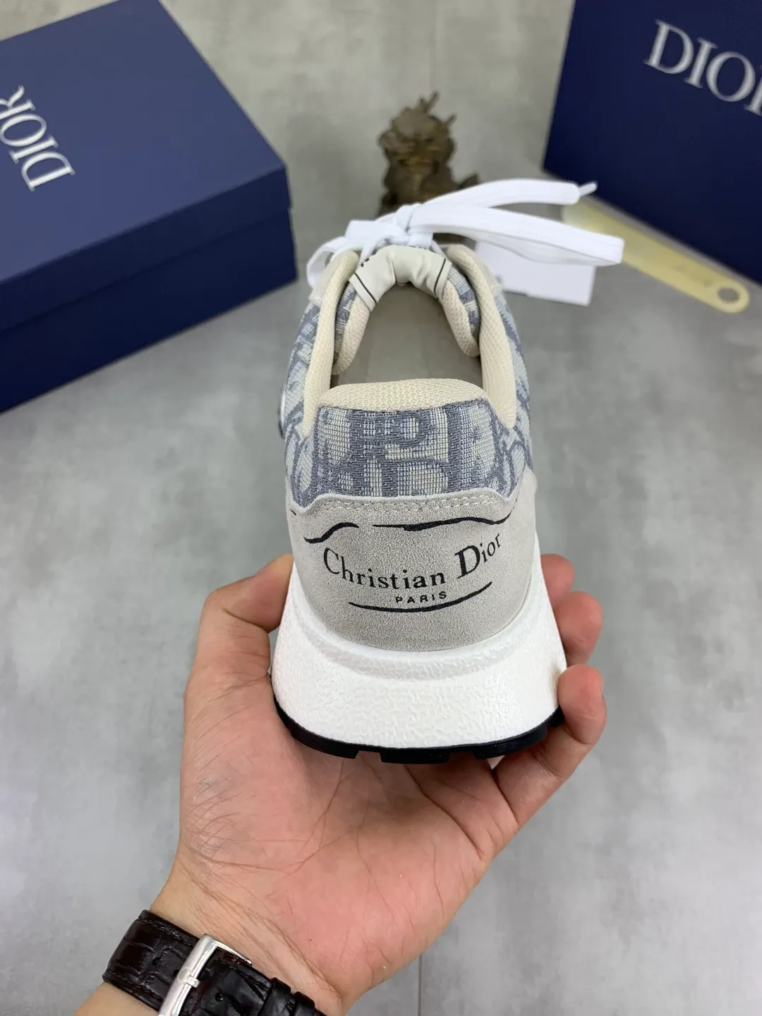 Men's Men's Shoes💰P440💰[New Style]🆘[Dior] 2025 Dior Original Lace-up Low-top Men's Shoes Classic casual shoes 🔥This model is the official classic model, with high quality and made by famous original designers. It is made of high-quality cowhide with original materials➕comfortable and breathable mesh lining➕pigskin insole. The perfect last shape and generous and fashionable design have attracted many consumers and are suitable for drivers to drive🚗. What you want is the best quality in the market. Color: seven colors. Code number: 38--44 (45 46 customized)